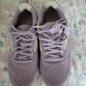 Brooks tennis shoes